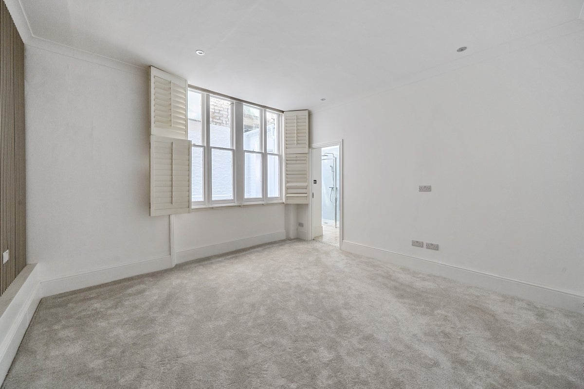 Flat Gaspar Mews in Greater London