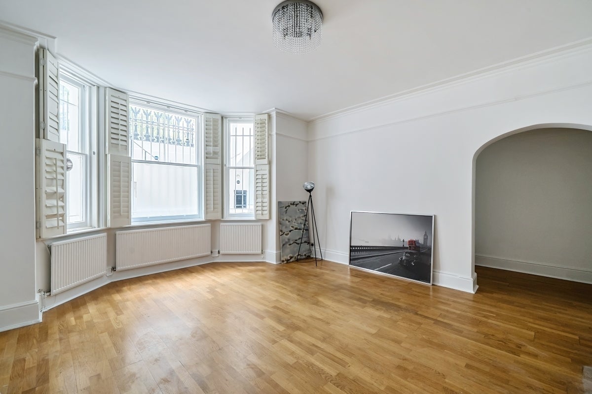 Flat Gaspar Mews in Greater London