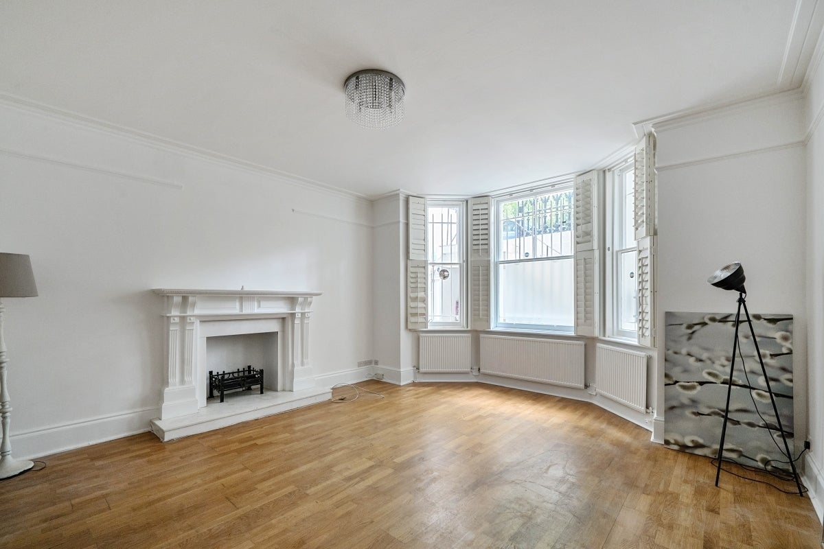 Flat Gaspar Mews in Greater London