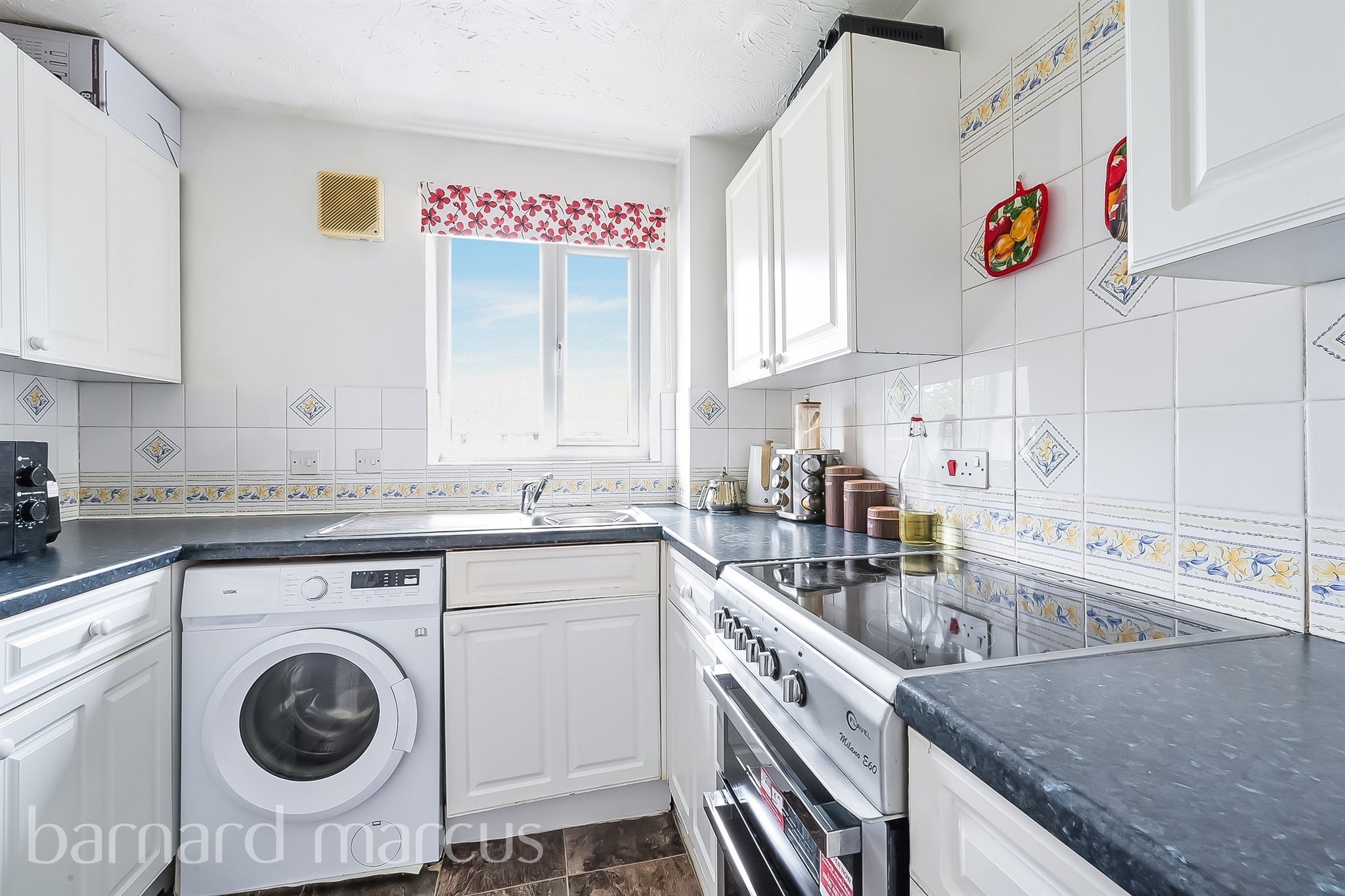 Flat Redford Close in Greater London