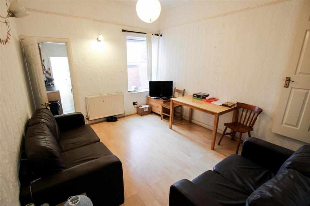 Flat Tiverton Road in Birmingham