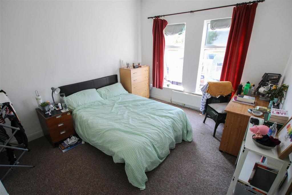 Flat Tiverton Road in Birmingham