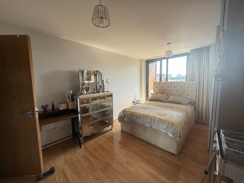 Room Hallsville Road in Greater London
