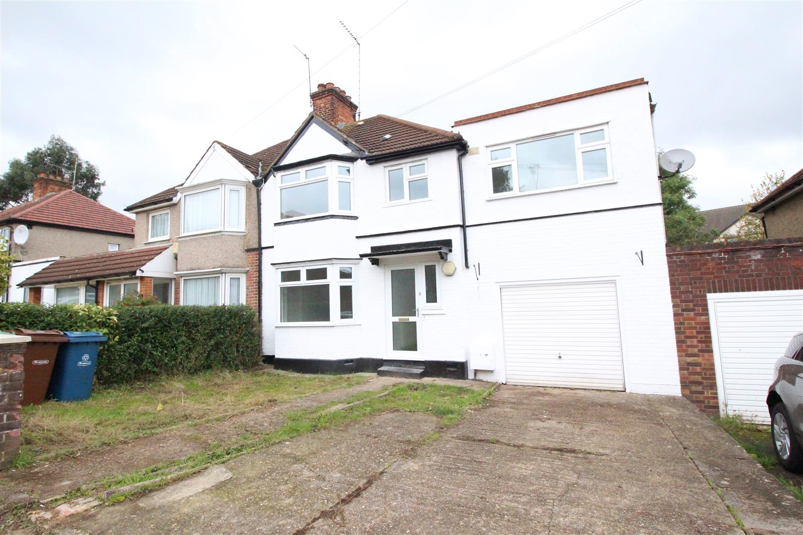 House Albany Crescent in Greater London
