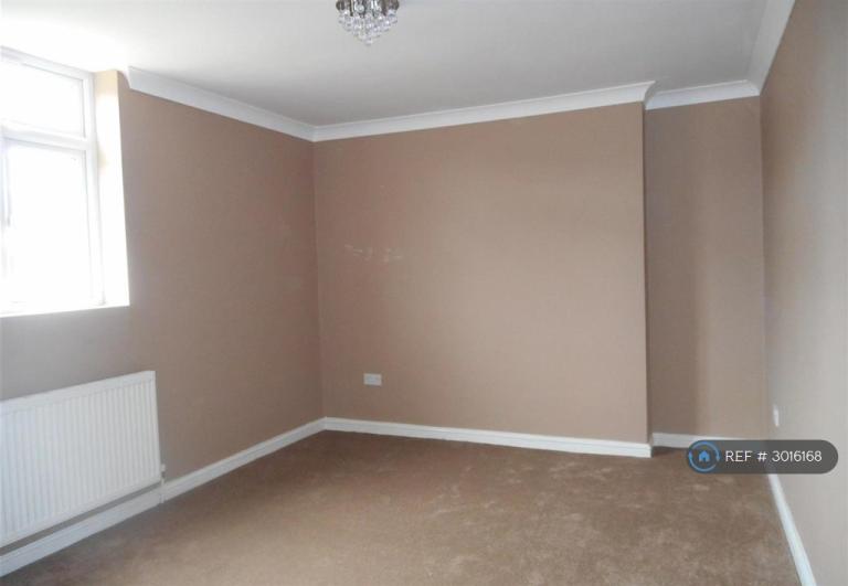 Flat Duke Road in Greater London