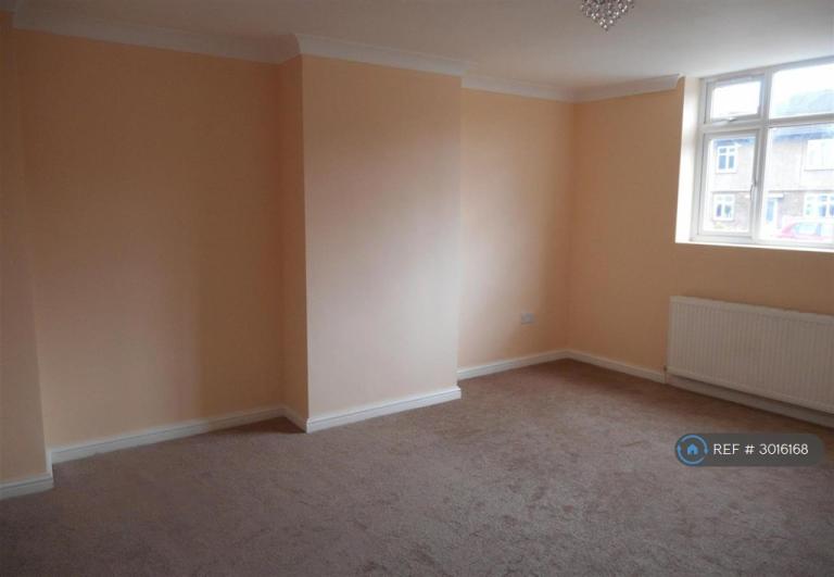 Flat Duke Road in Greater London