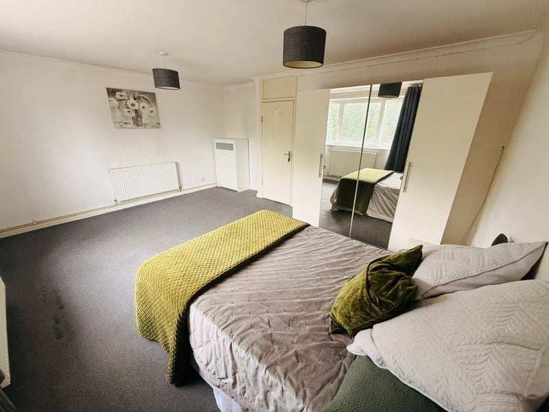 Room Saint Pancras Court in Greater London