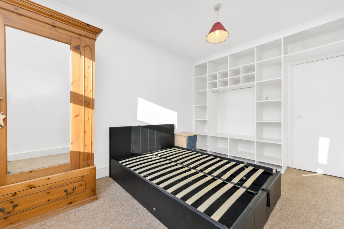 Flat Blackstock Road in Greater London