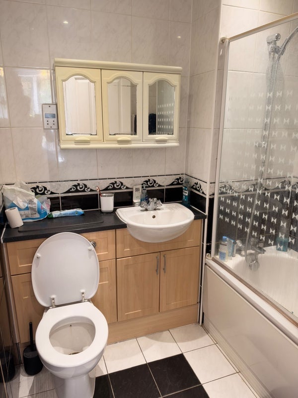 Room Avon Place in Greater London