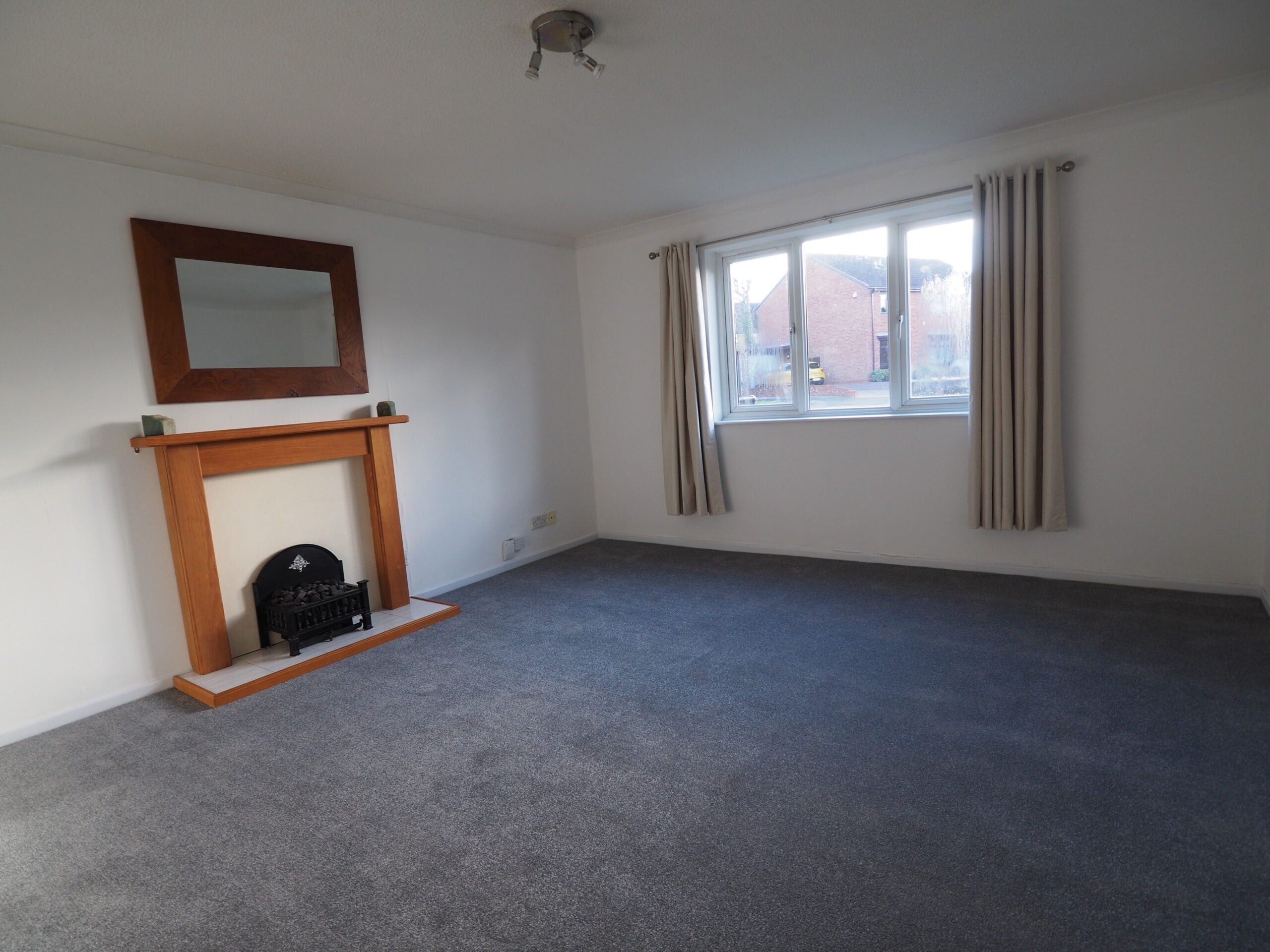 Flat Rednal Mill Drive in Birmingham