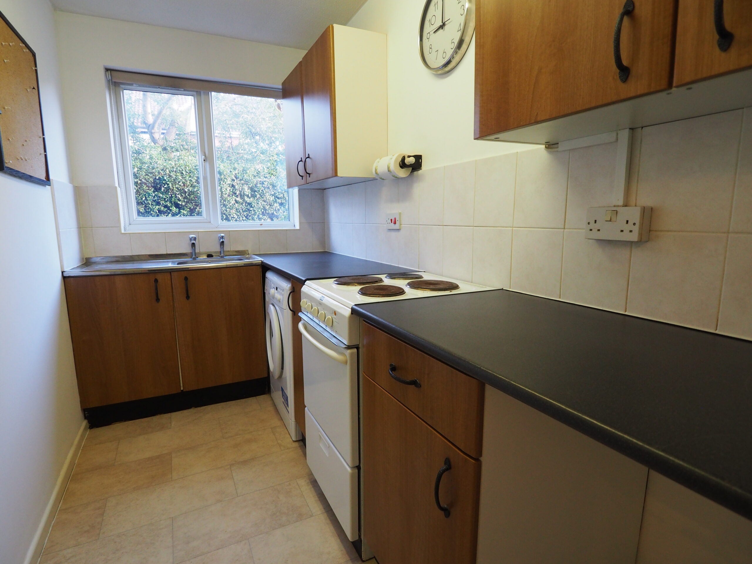 Flat Rednal Mill Drive in Birmingham