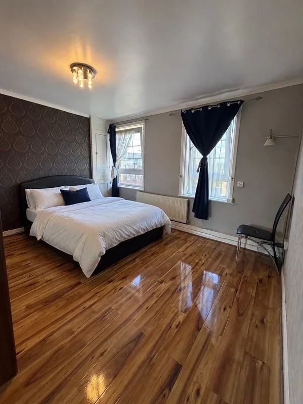 Room Saltwell Street in Greater London