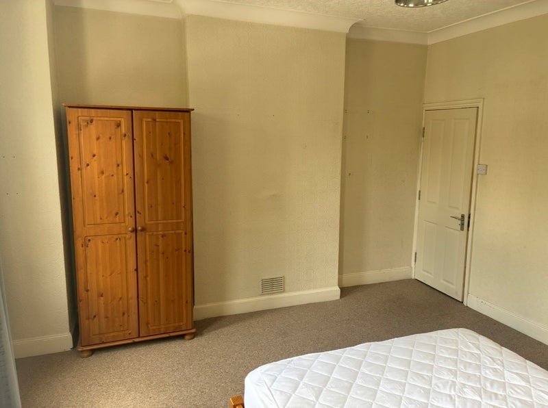 Room Park Road in Greater London