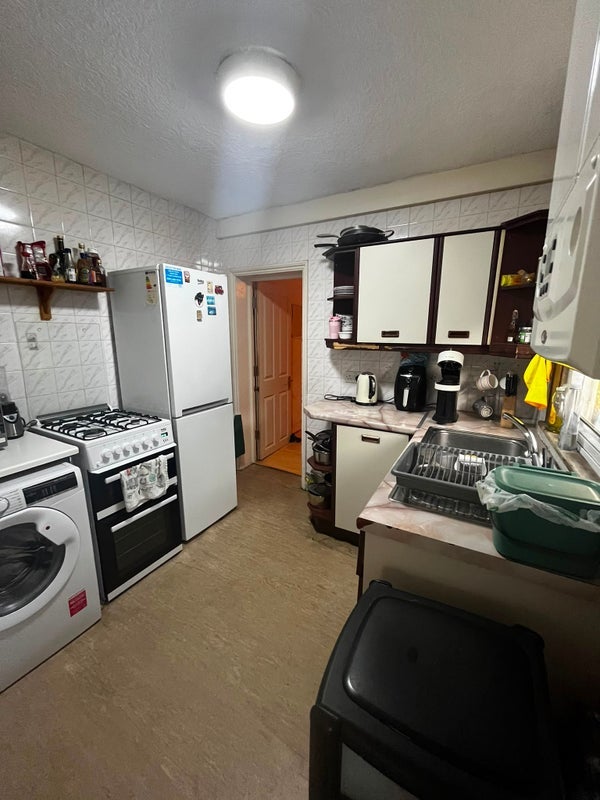 Room Park Road in Greater London