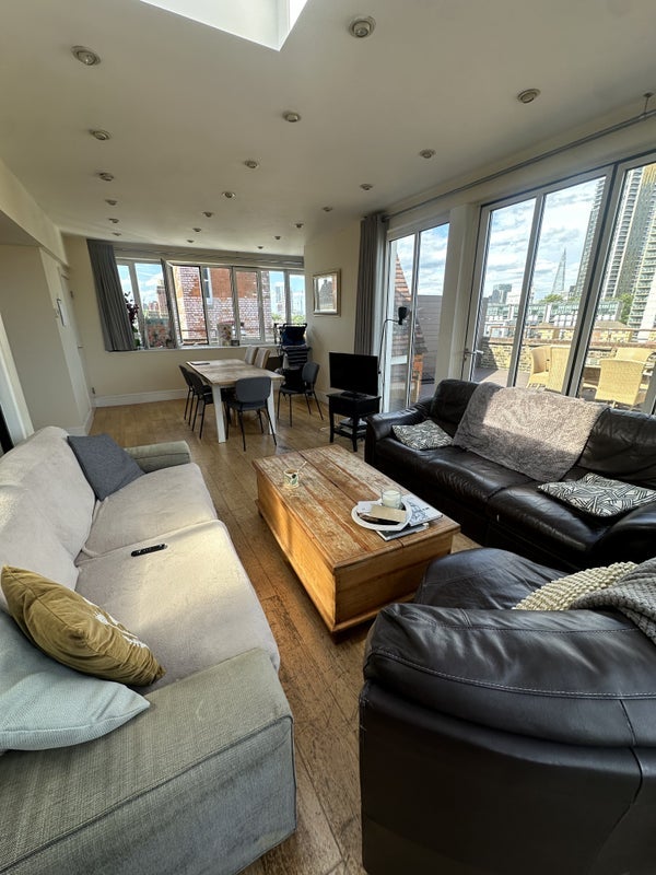 Room Renfrew Road in Greater London