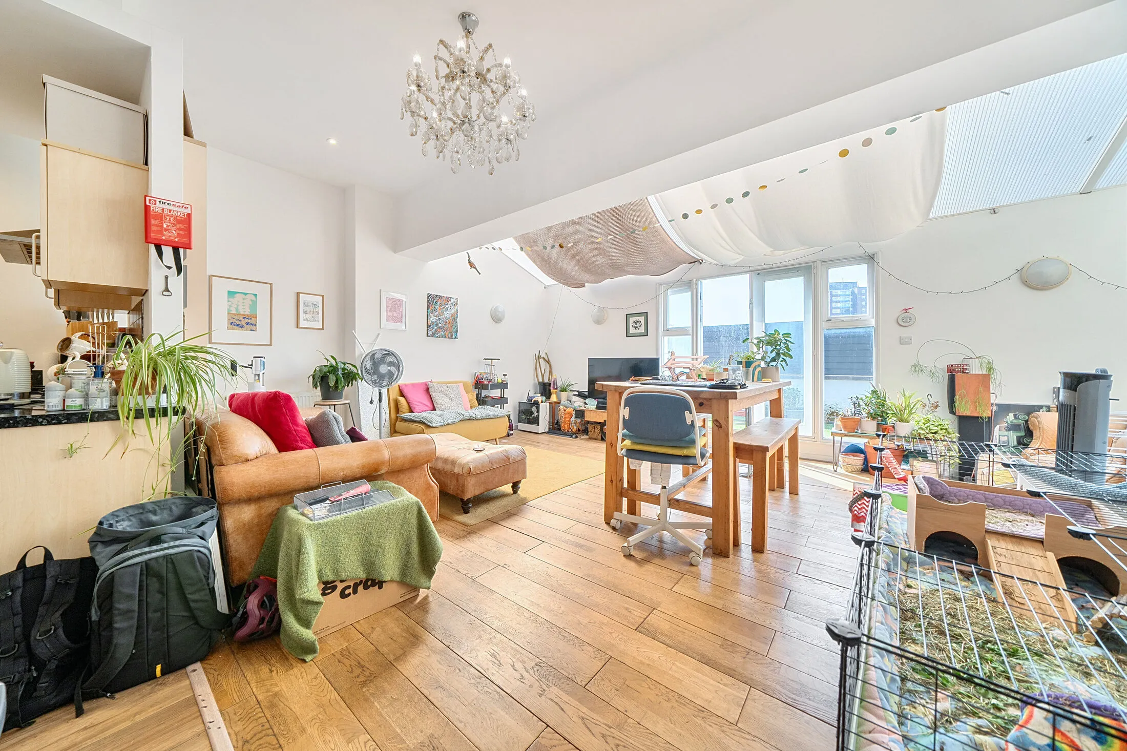 Flat Raymouth Road in Greater London