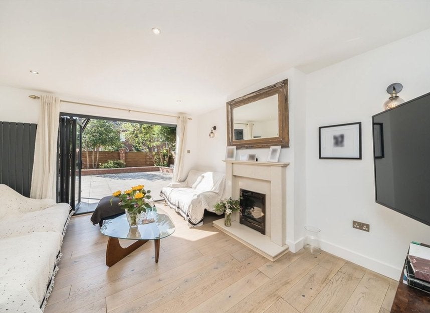 House Presburg Road in Greater London