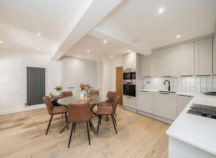 House Presburg Road in Greater London