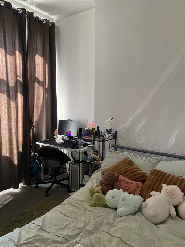 Room Colum Road in Cardiff