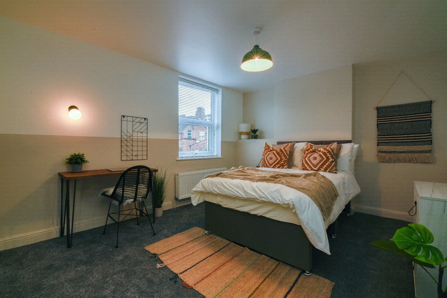 Room High Street in Sandwell