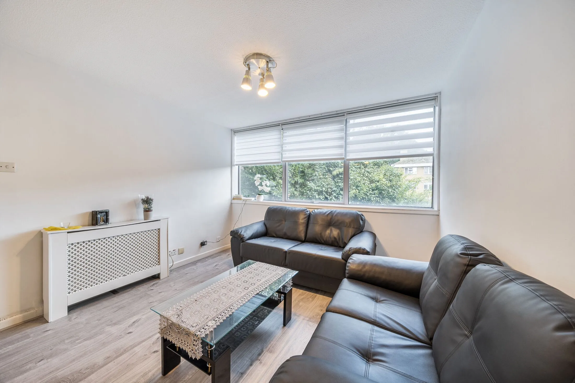 Flat Smithwood Close in Greater London