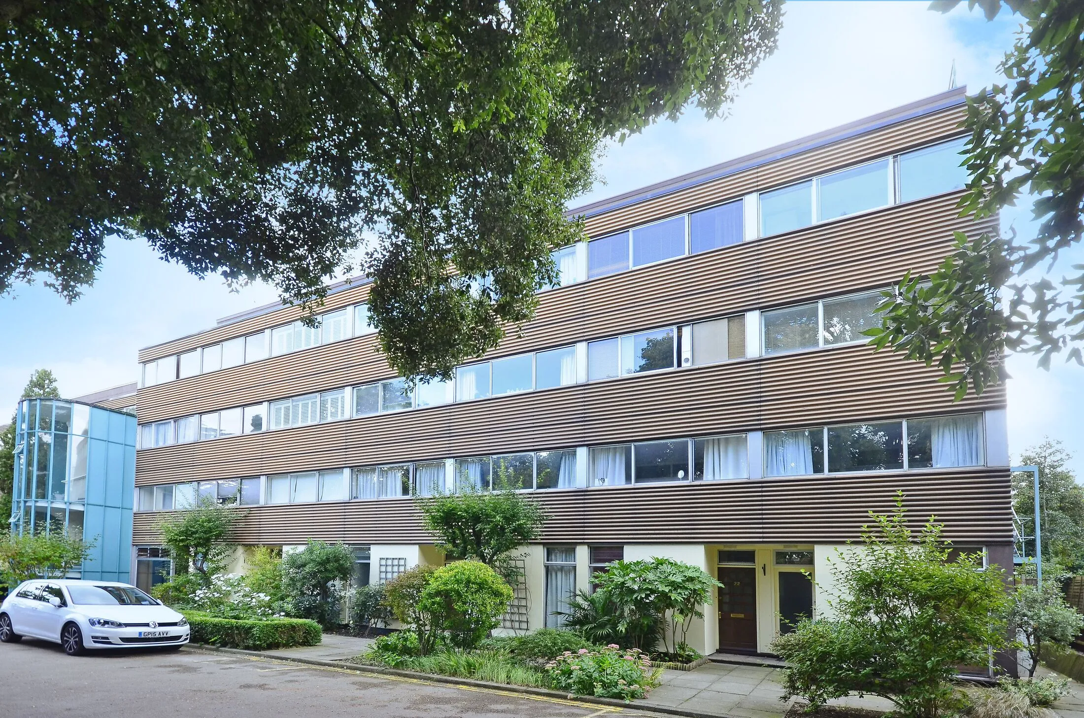 Flat Smithwood Close in Greater London