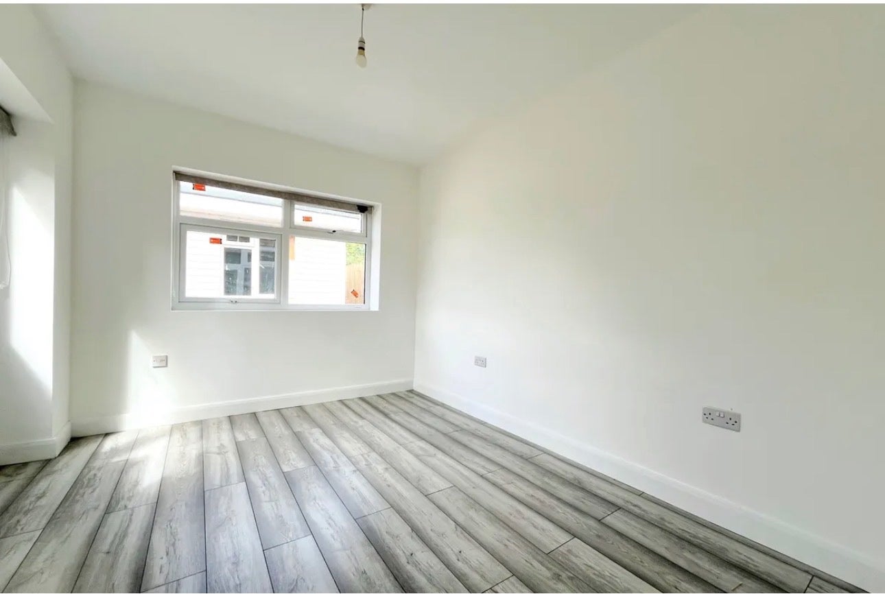 Flat Fairfax Drive in Southend-on-Sea
