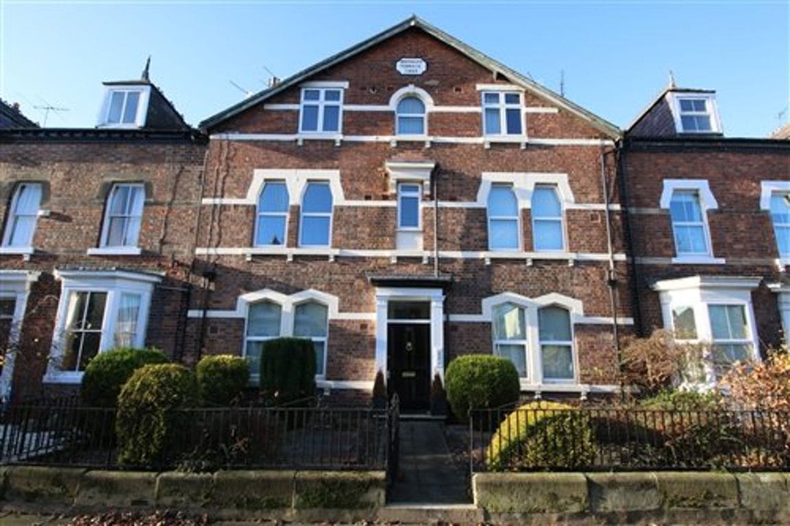 Flat Cleveland Avenue in Darlington