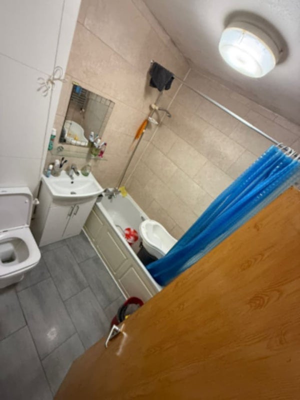 Room Leather Gardens in Greater London