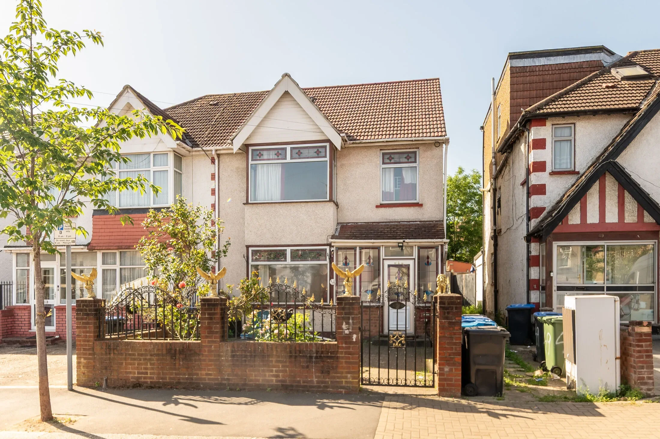House Bowrons Avenue in Greater London