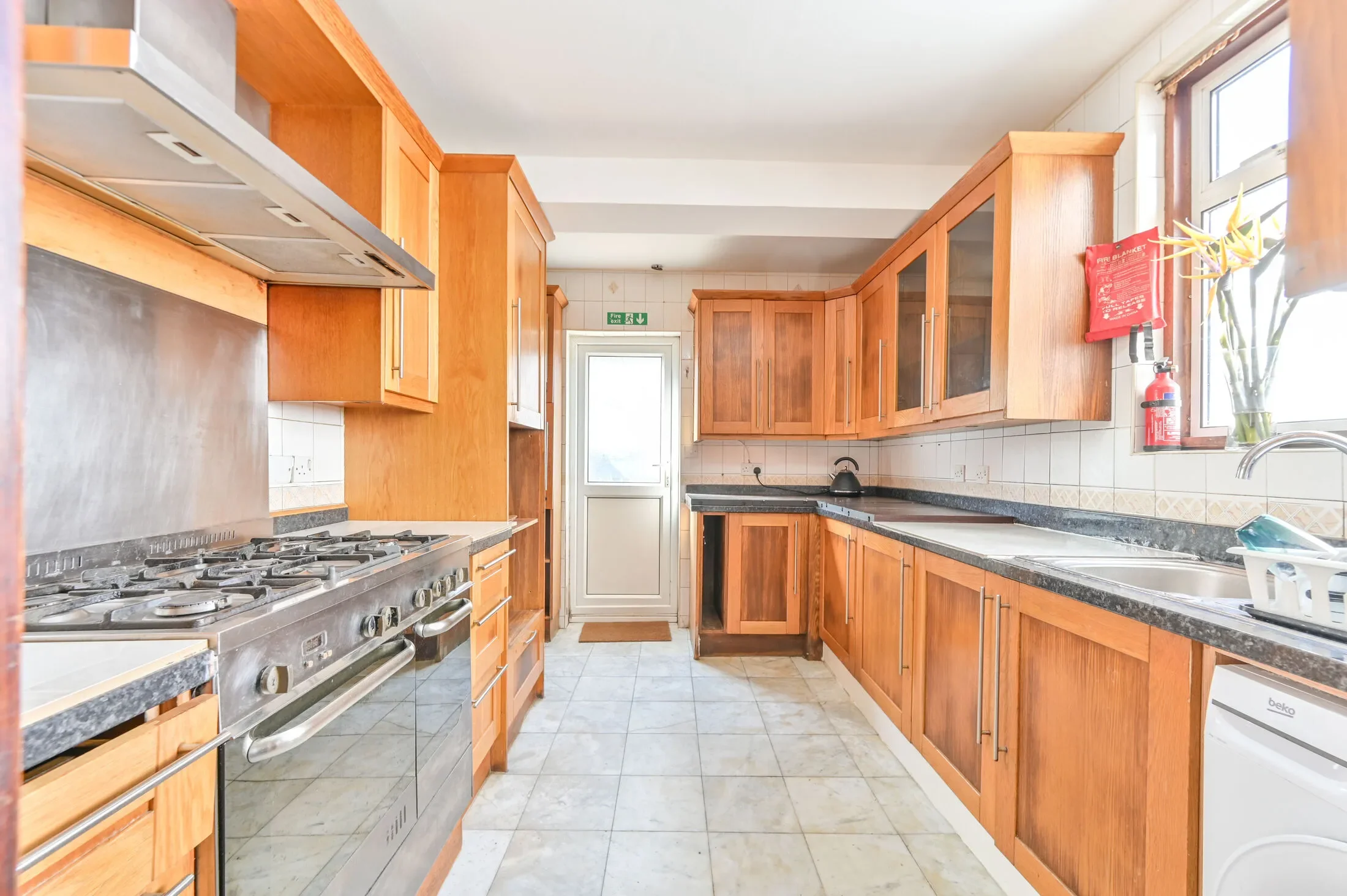 House Bowrons Avenue in Greater London