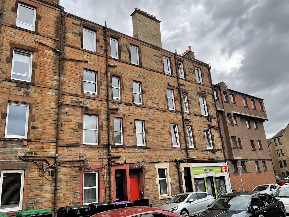 Flat Restalrig Road in Edinburgh