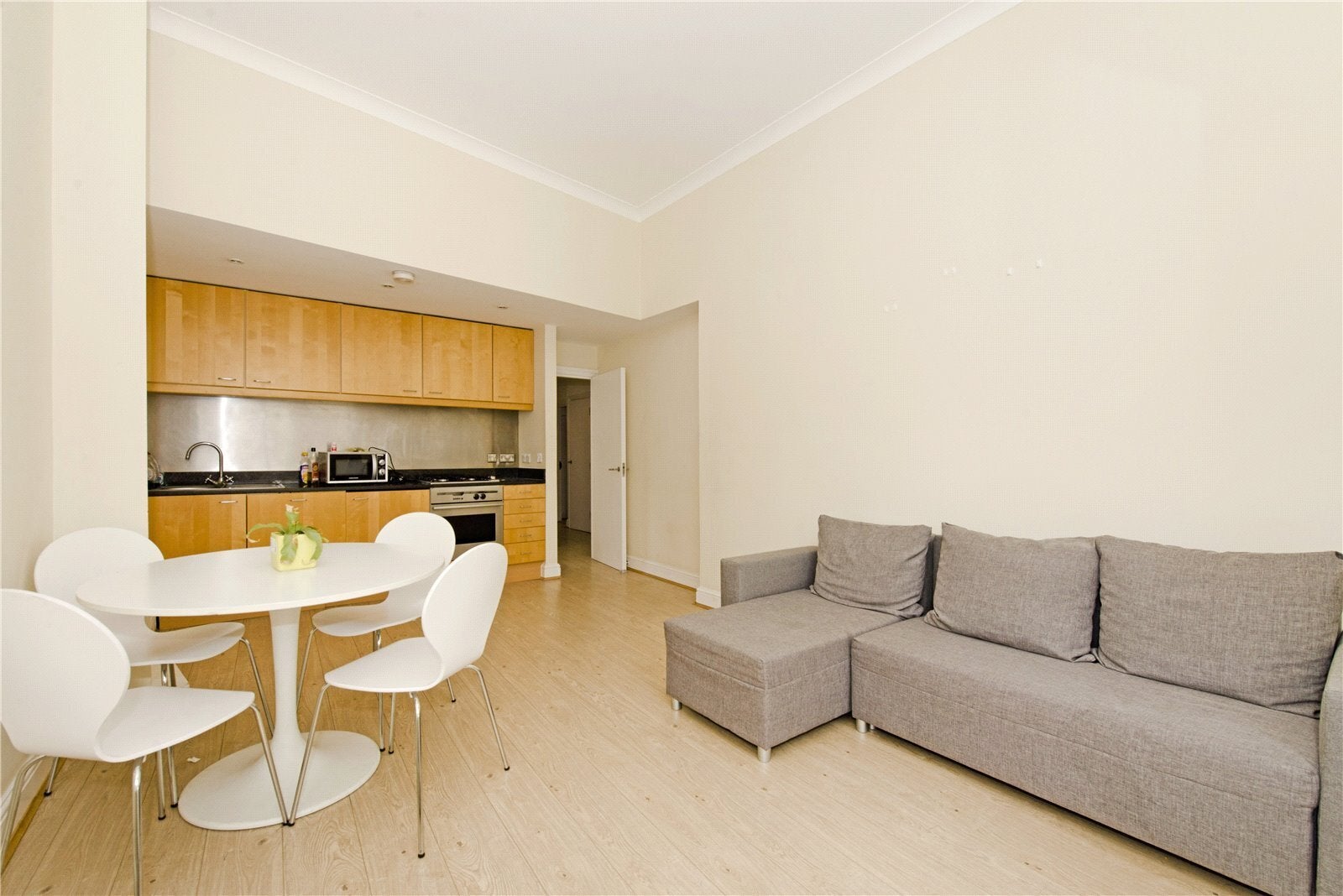 Flat Endell Street in Greater London