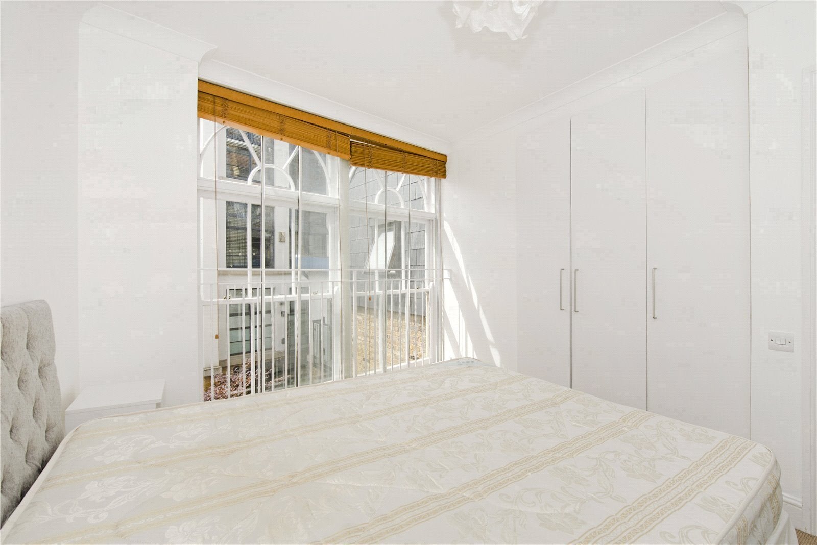 Flat Endell Street in Greater London