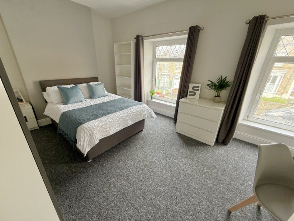 Flat Ysgol Street in Swansea