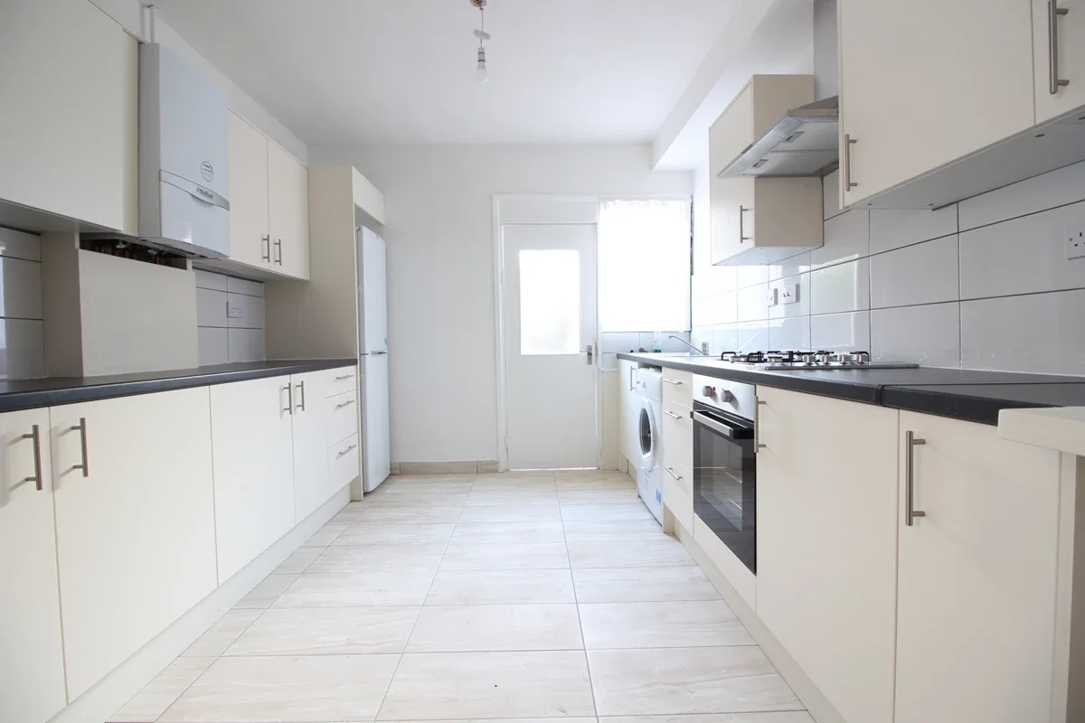 House Westbury Avenue in Greater London