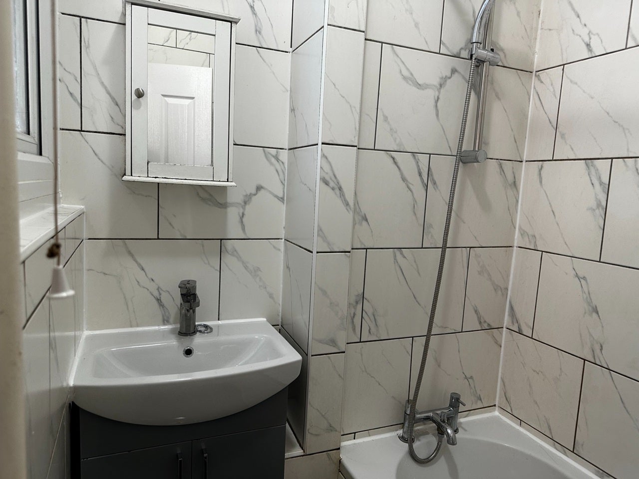 Flat Beaumont Grove in Greater London