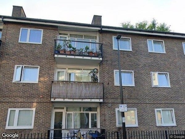 Flat Beaumont Grove in Greater London
