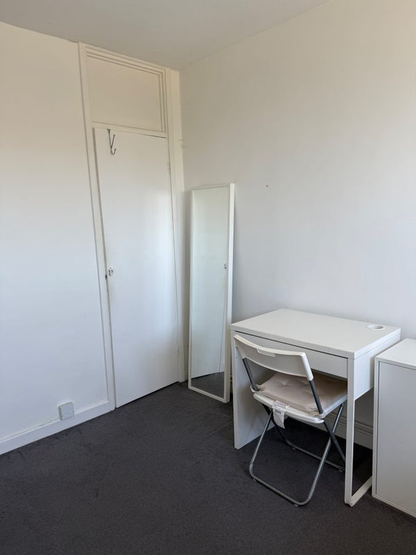 Room Pitfield Street in Greater London