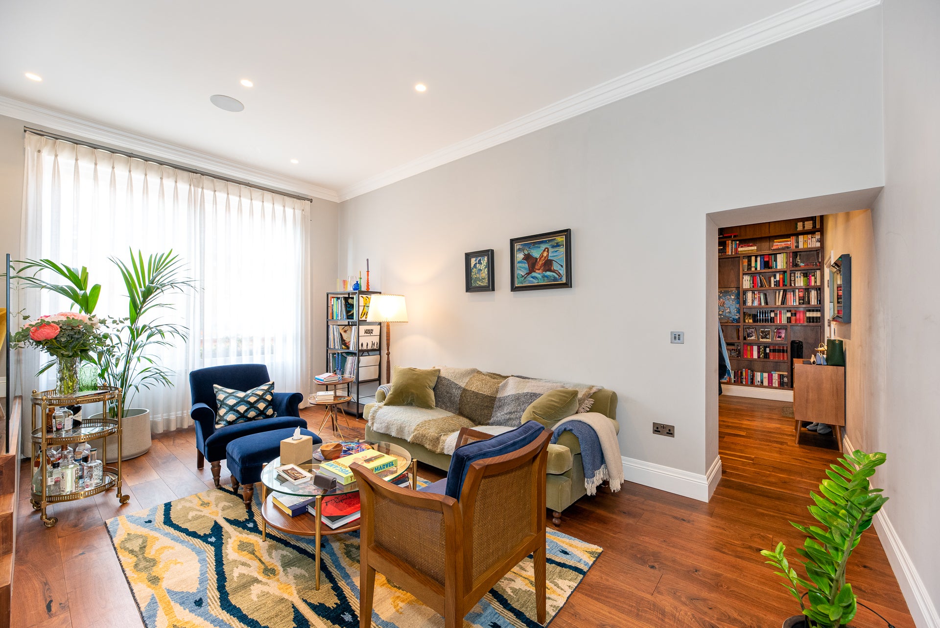 Flat Egerton Gardens in Greater London