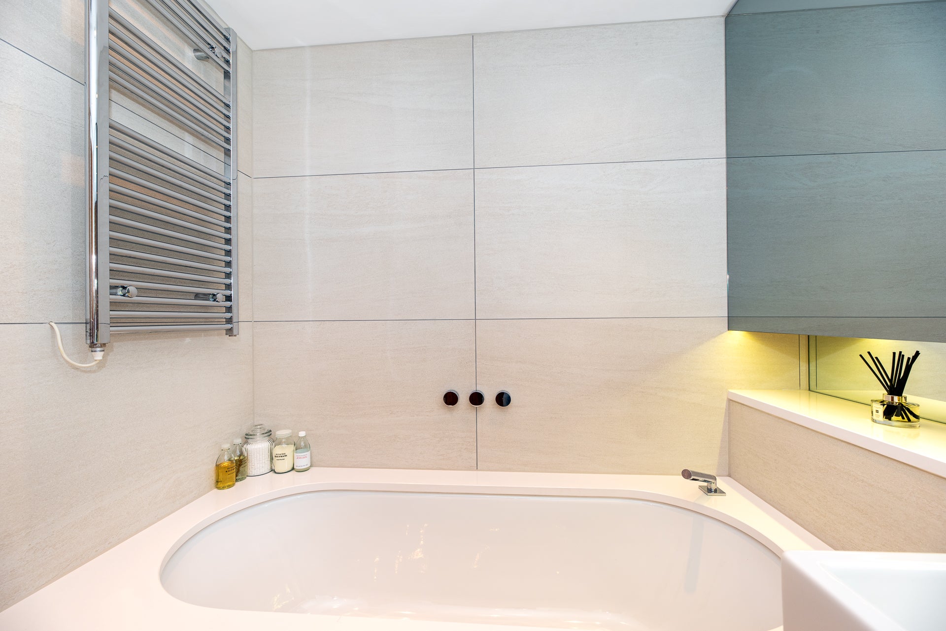 Flat Egerton Gardens in Greater London