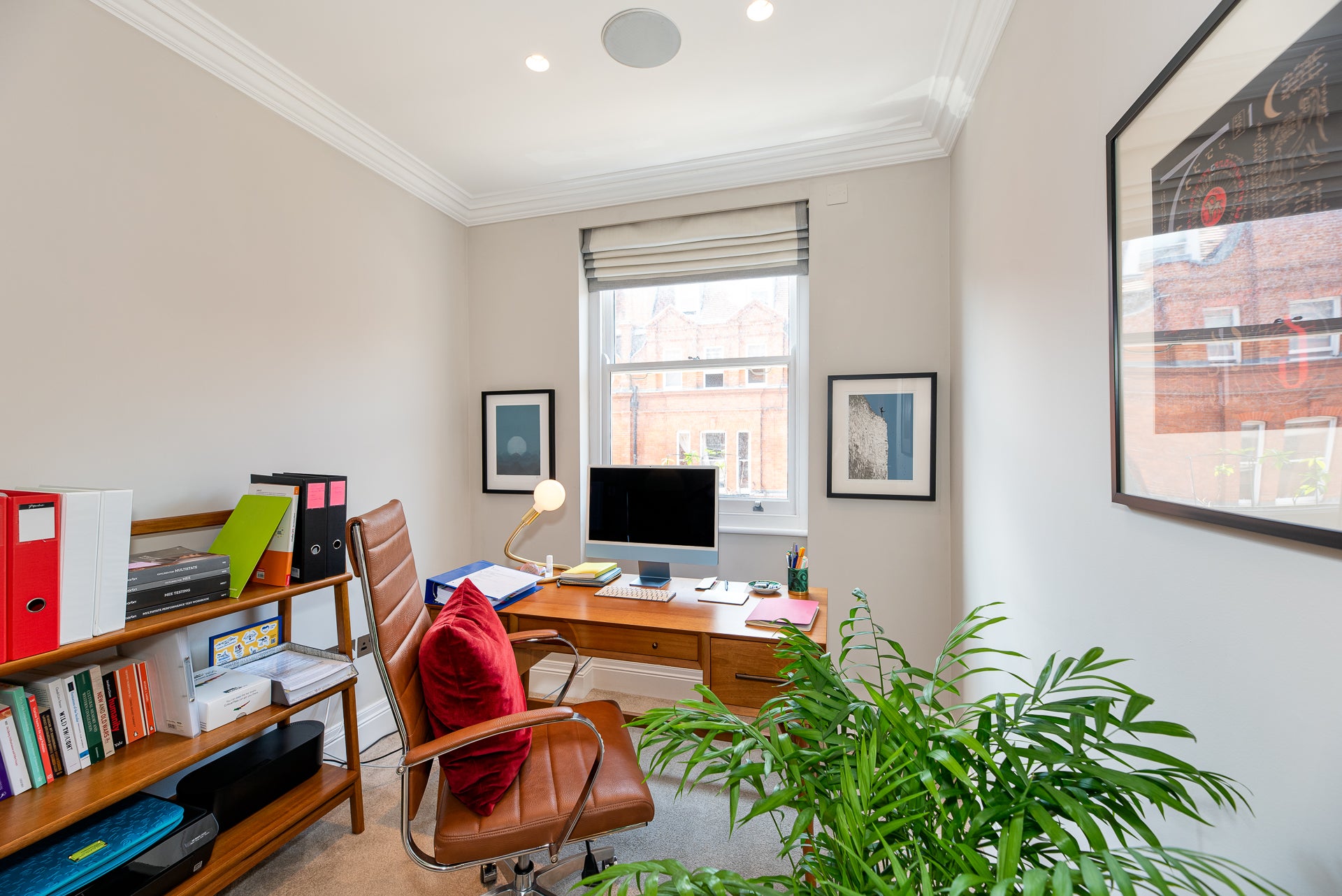 Flat Egerton Gardens in Greater London