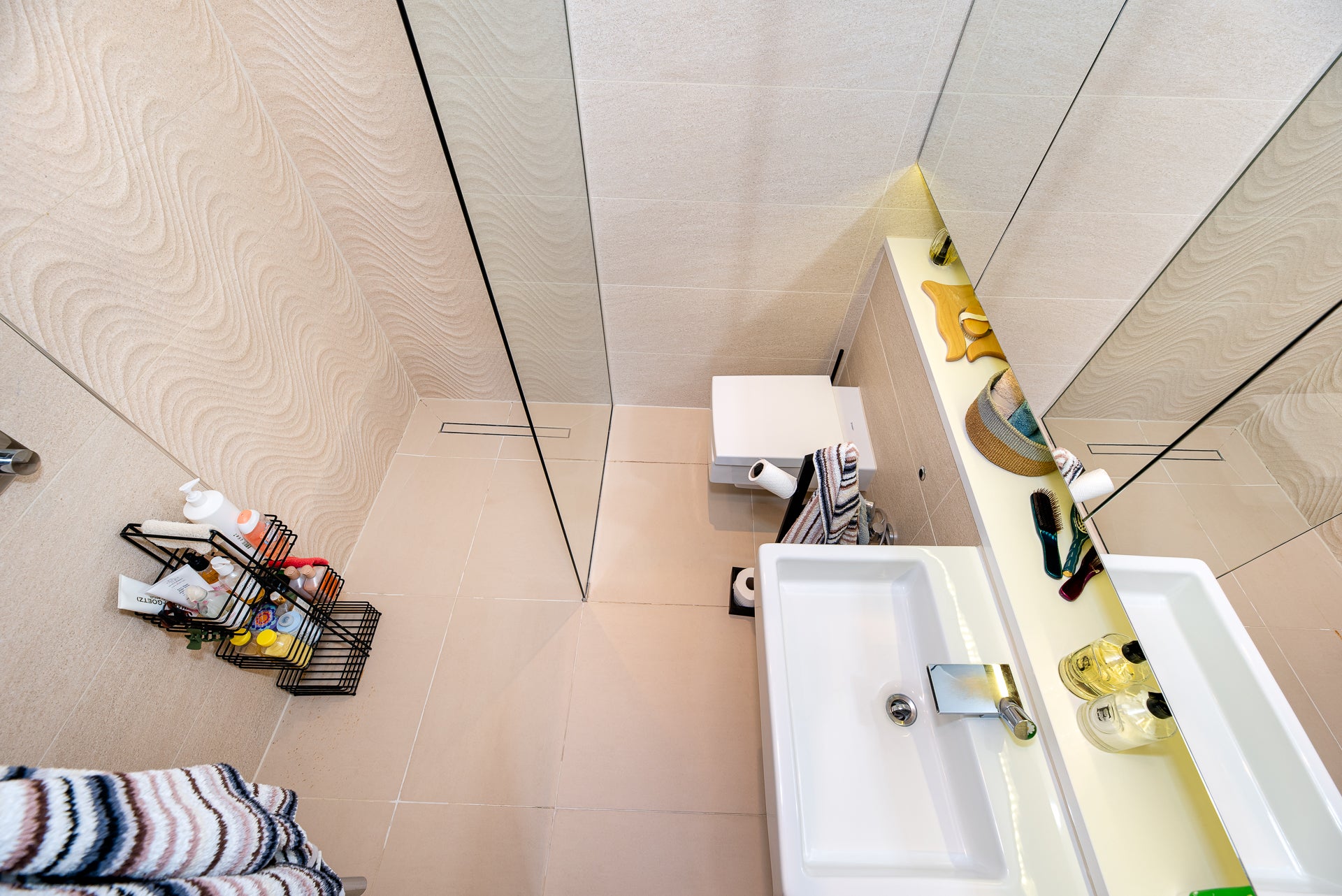 Flat Egerton Gardens in Greater London