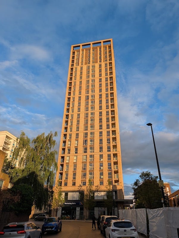 Room Stroudley Walk in Greater London