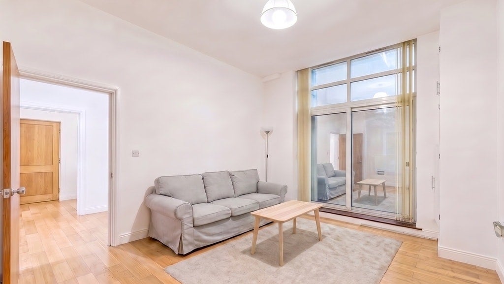 Flat Walworth Road in Greater London
