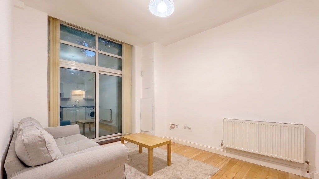 Flat Walworth Road in Greater London