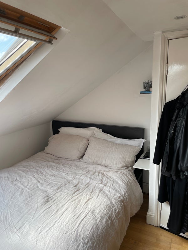 Room Belmont Road in Greater London