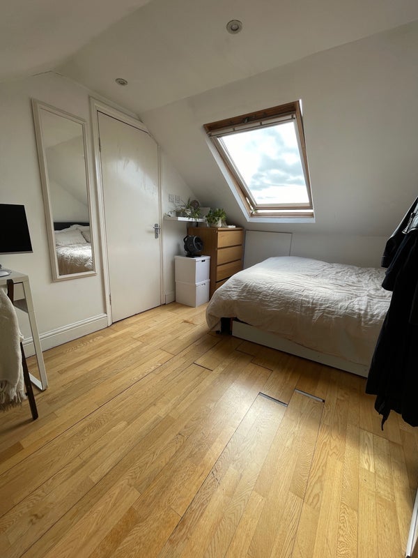 Room Belmont Road in Greater London