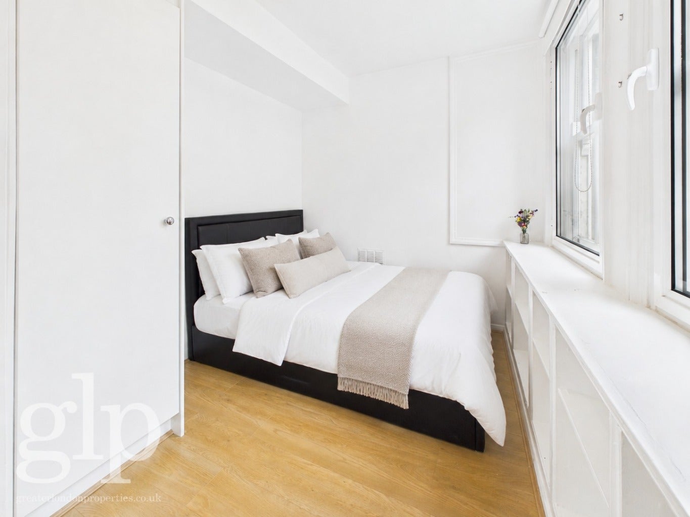Flat Brewer Street in City of Westminster