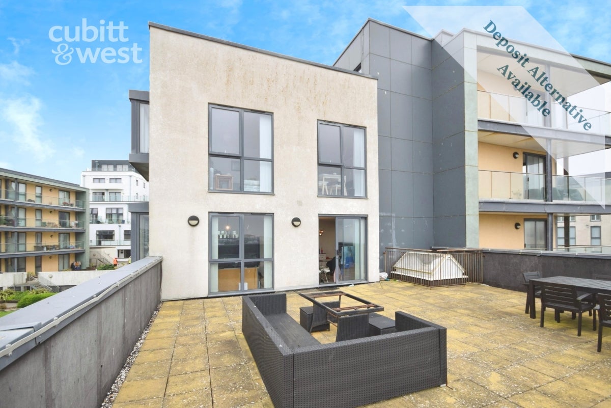Flat Clarence Row in Gravesham
